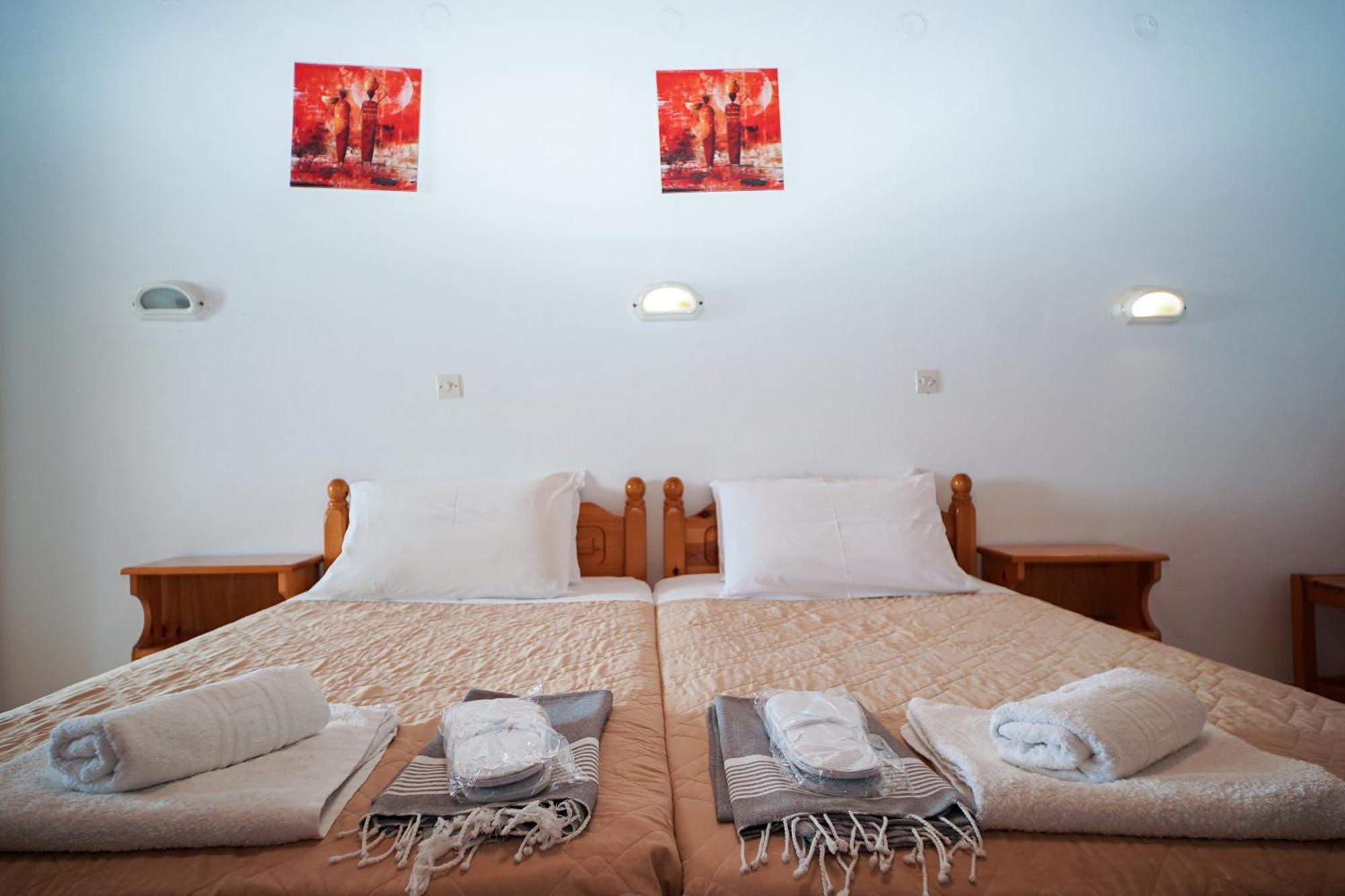 Kostas Beach Apartments Agios Gordios  Exterior foto